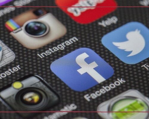 9 Problems with kids having mobile phones