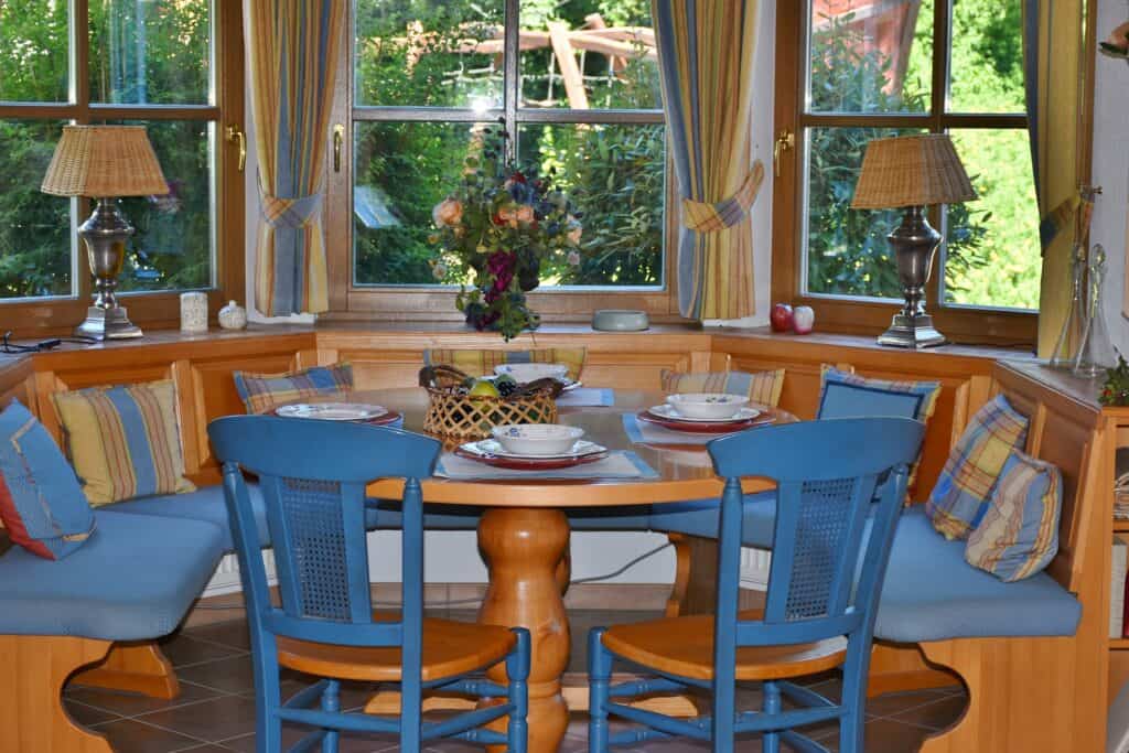 bay window decorating ideas