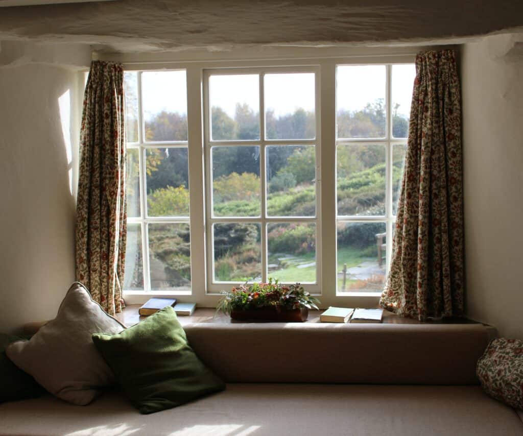 bay window decorating ideas