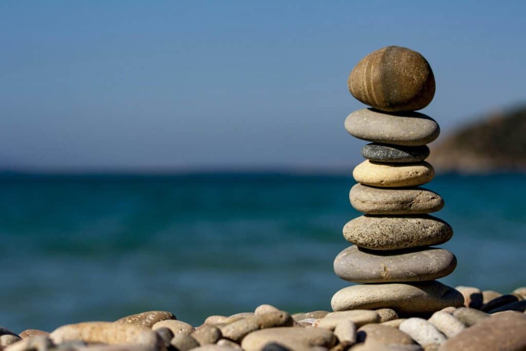 Mindfulness can be liberating, helping to keep you grounded and more in touch with the nitty-gritty details of everyday life, without being overwhelmed by them.  Being mindful can help in reduce stress.