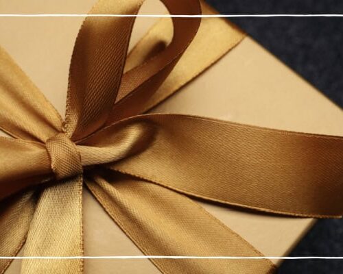 Heartwarming Gift Ideas to Brighten Someone’s Day