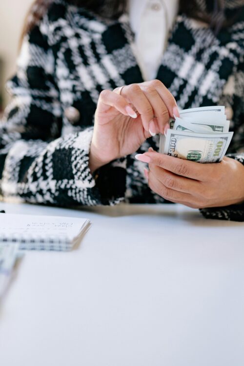 Navigating Home Buying with Confidence: Managing Your Finances 