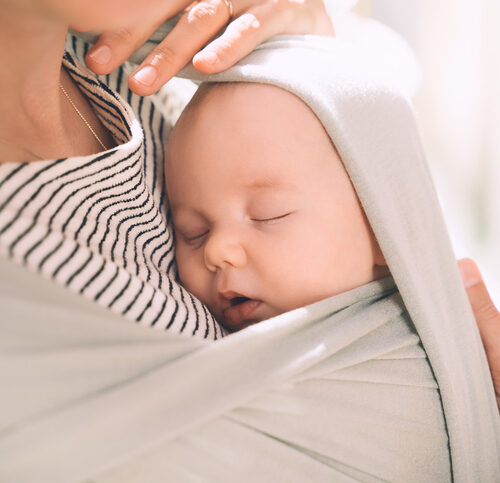 Is a Baby Carrier Safe for a Newborn? What Parents Need to Know 