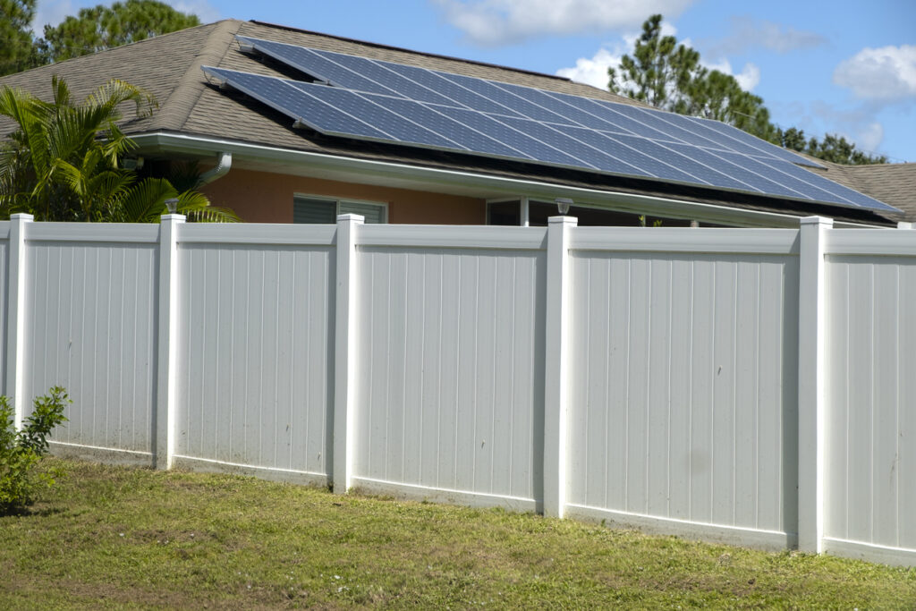 Contemporary Fencing Ideas for Family Homes